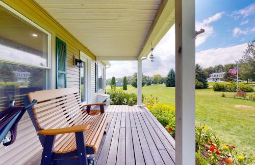 Penn Yan House | Cozy Family Home