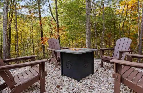 Luray House | Cozy Family Luray Cabin w Fire Pit Grill WiFi & More