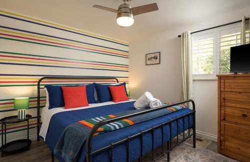 Alta Vista Area House | Cozy Family Retreat with Yard - Walk to Olde Town