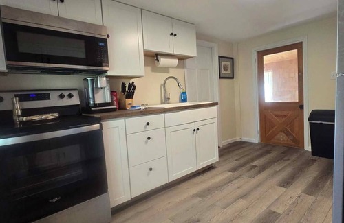 Pulaski House | Cozy Farmhouse Rental