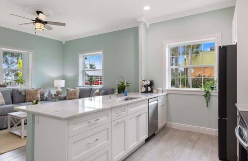 Sebastian Apartment | Cozy first floor waterside condo