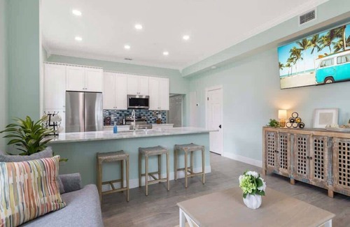 Sebastian Apartment | Cozy first floor waterside condo