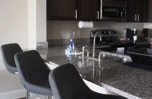 Durham Apartment | cozy flat with/ pool and gym access