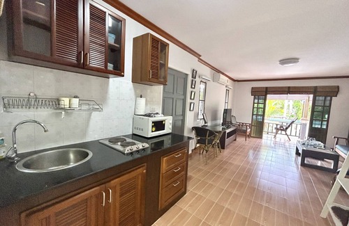 Nong Thale Cottage | Cozy Garden Cottage 1 BR with private garden and outdoor jacuzzi.