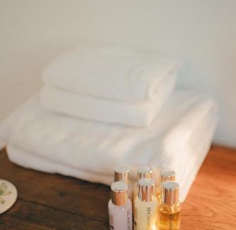 Chevilly-Larue Bed & Breakfast | Cozy Garden Rooms