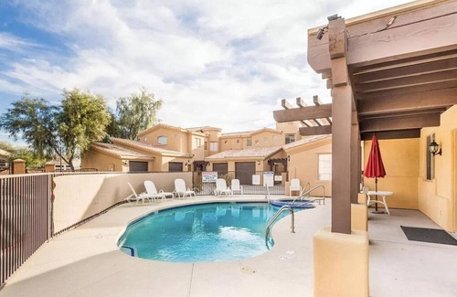 Foothills Condo | Cozy Ground Floor 2-bed Condo in Ahwatukee Foothills. Steps from Pool & Hot Tub