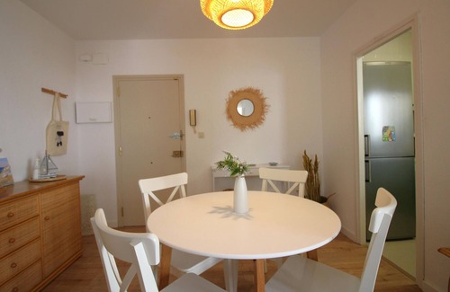 Llanca Apartment | Cozy Ground Floor Apartment with Garden, 150m from Cap Ras Beaches