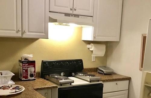 Lancaster House | Cozy Guest House in West Palmdale