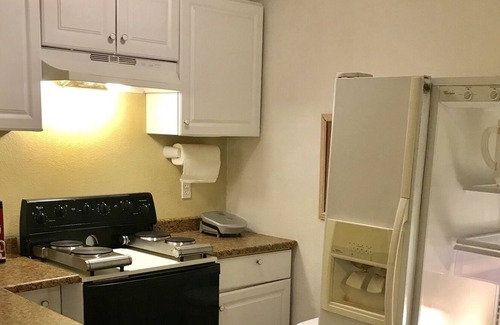 Lancaster House | Cozy Guest House in West Palmdale