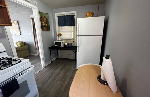 Valdosta Apartment | Cozy Historic 1-bedroom apartment in Valdosta near SGMC, VSU, and Moody.