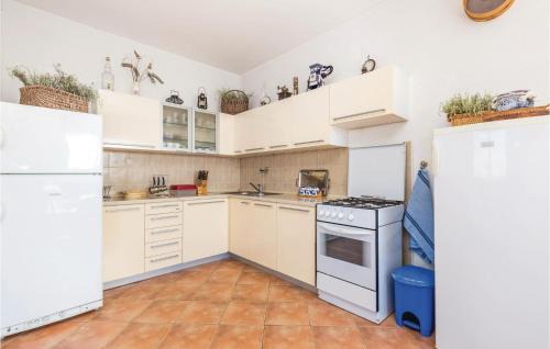 Barbat na Rabu House | Cozy Home In Barbat With House Sea View