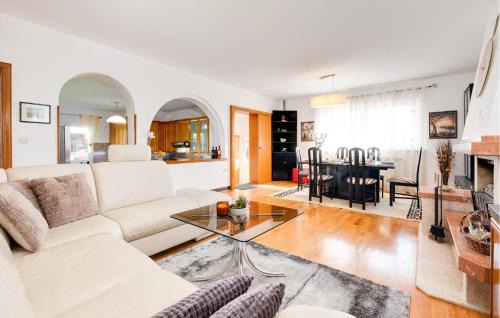 Lekenik House | Cozy Home In Brezane Lekenicke