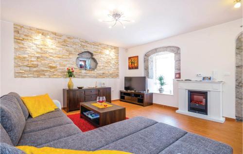 Bregi House | Cozy Home In Bregi With Wifi