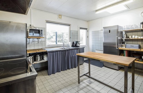Middelfart House | Cozy home in Brenderup Fyn with kitchen