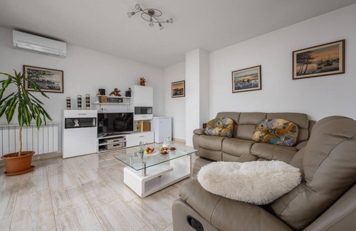 Bibali House | Cozy home in Buje with WiFi