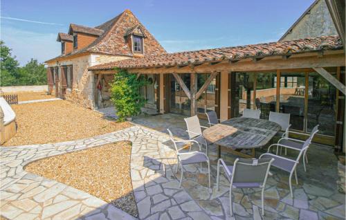 Eglise-Neuve-d'Issac House | Cozy Home In Eglise Neuve D'issac