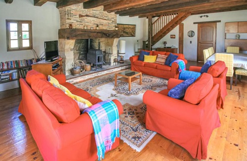 Eglise-Neuve-d'Issac House | Cozy Home In Eglise Neuve D'issac