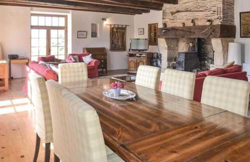 Eglise-Neuve-d'Issac House | Cozy Home In Eglise Neuve D'issac