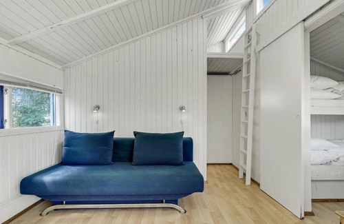 Hampen House | Cozy Home In Hampen With Wifi