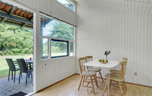 Hampen House | Cozy Home In Hampen With Wifi