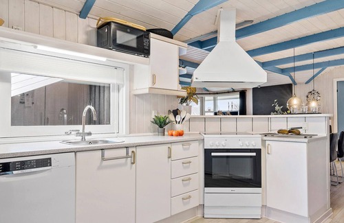 Hejlsminde Strand House | Cozy home in Hejls with sauna
