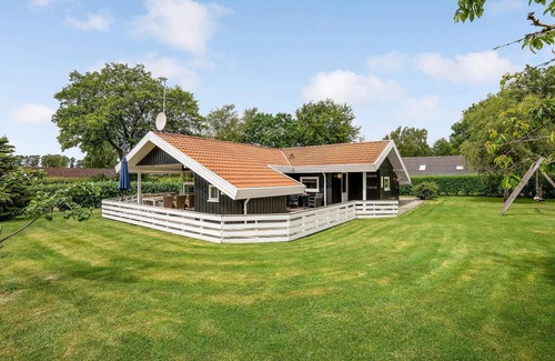 Hejlsminde Strand House | Cozy home in Hejls with sauna