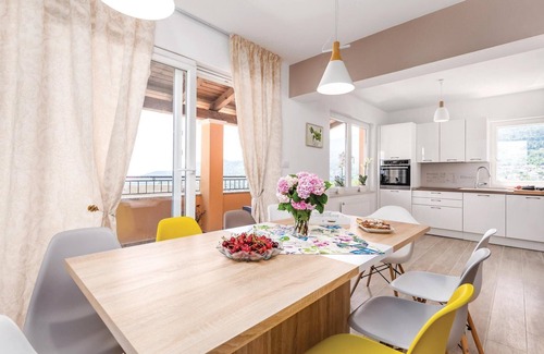 Opatija House | Cozy home in Icici with house sea view