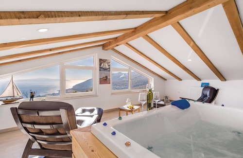 Opatija House | Cozy home in Icici with house sea view