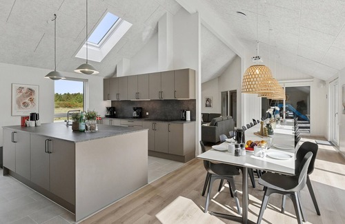 Bratten Strand House | Cozy home in Jerup with sauna