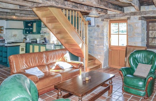 Padirac House | Cozy home in Padirac/Bascoul with WiFi