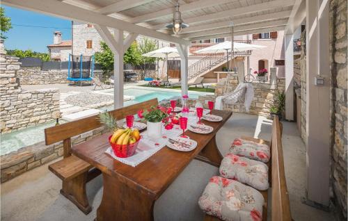 Peresiji House | Cozy Home In Peresiji