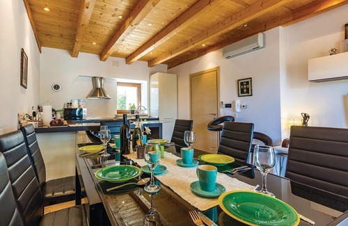 Rakalj House | Cozy home in Rakalj with sauna