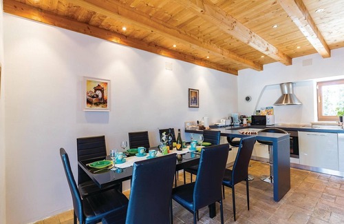 Rakalj House | Cozy home in Rakalj with sauna