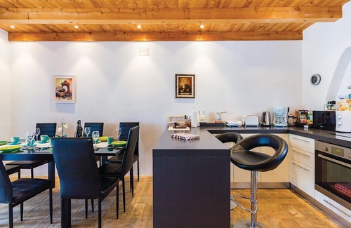 Rakalj House | Cozy home in Rakalj with sauna