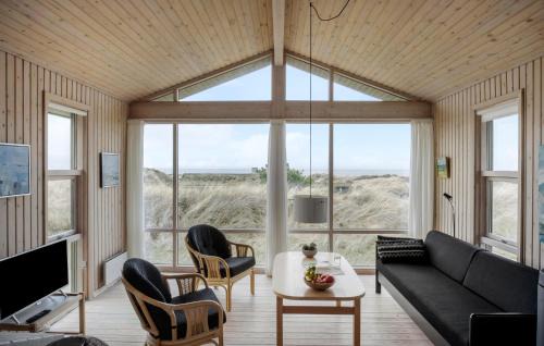 Grønhøj House | Cozy Home In Saltum With House Sea View