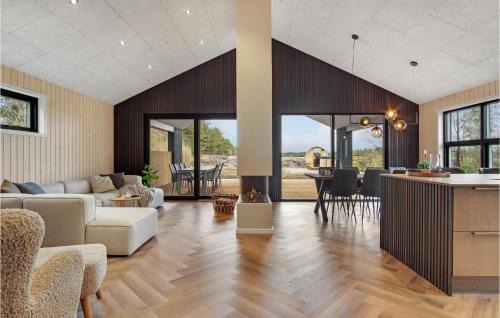 Skaven Strand House | Cozy Home In Tarm With Sauna