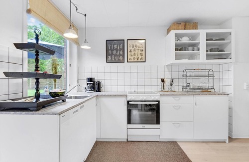 Lohals House | Cozy home in Tranekær with kitchen