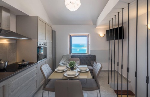 Vrsar House | Cozy home in Vrsar with kitchen