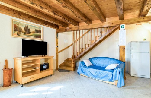 Modrusani House | Cozy Home In Zminj With Kitchen