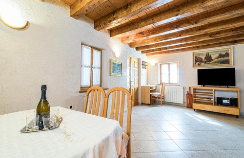 Modrusani House | Cozy Home In Zminj With Kitchen