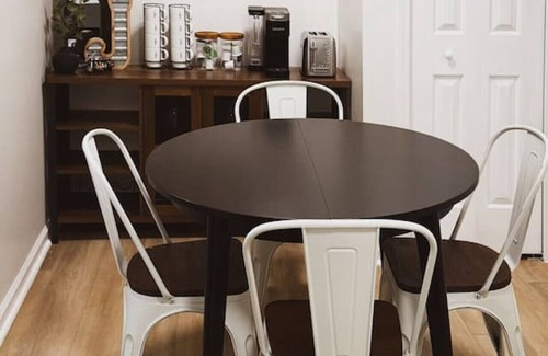 Taylor House | Cozy home minutes from DTW Airport