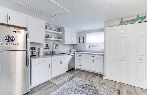 South Bend House | Cozy Home w/Sonos + 9 Min Walk to Notre Dame