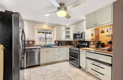 Nashua House | Cozy home with hot tub minutes to downtown Nashua and Shops