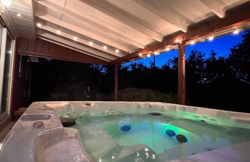 Allendale Area House | Cozy Hot Tub Escape | Pool Table & Home Theater