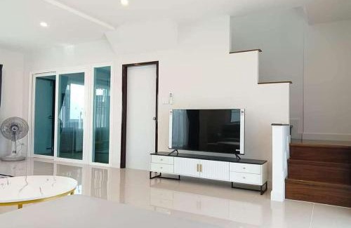 Thep Kasattri House | Cozy House by Cody One