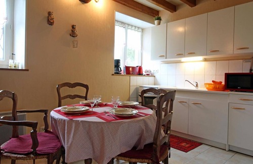 Cerisy-Belle-Etoile Cottage | Cozy house in Cerisy-Belle-Étoile, pets allowed, WIFI, countryside view