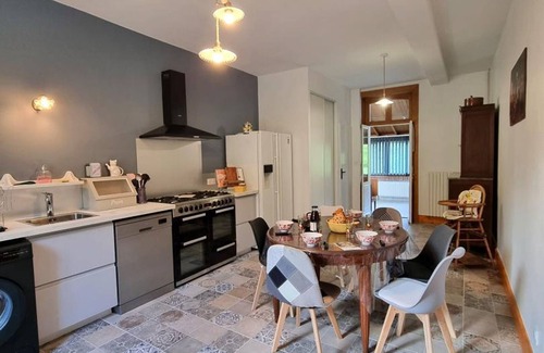 Neronde Cottage | Cozy house in Néronde for 6 ppl with garden and wifi