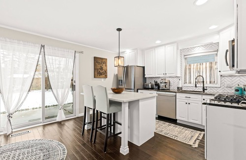 Royal Oak House | Cozy house in the most desirable neighborhood in Royal oak!