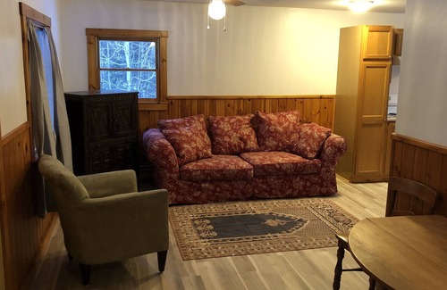Barton House | Cozy house less than a mile to North Beach at Lake Willoughby!