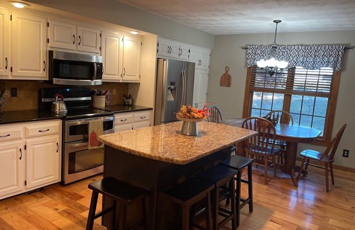 Linn House | Cozy house nestled in the country